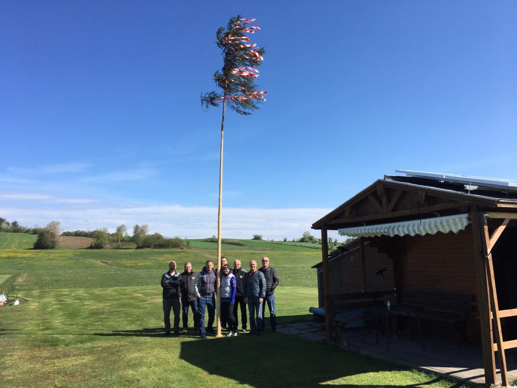 Read more about the article 2019 – Maibaum stellen
